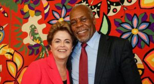 Dilma, dura de matar: con Danny Glover, sollidario