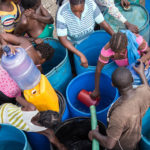Frente a la monotemática mediática, agua para frenar el virus