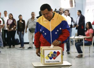 Hugo-Chavez-vota-elecciones-parlamentarias-Venezuela
