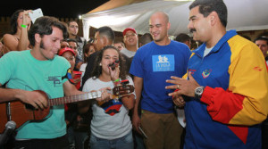 Nicolas-Maduro-Mision-Jovenes-AVN_NACIMA20130605_0115_6