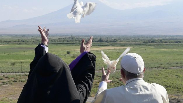 papa y catolicos armenio